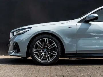 520 d M Sport G60 VOLL+Pano+AHK+Nightvision