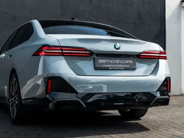 520 d M Sport G60 VOLL+Pano+AHK+Nightvision