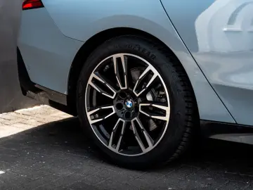 520 d M Sport G60 VOLL+Pano+AHK+Nightvision