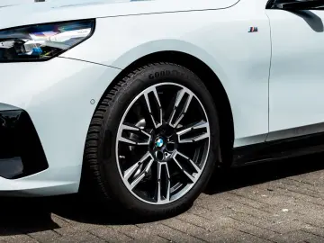 520 d M Sport G60 VOLL+Pano+AHK+Nightvision