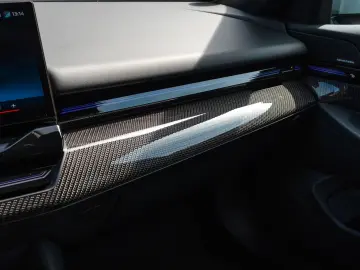 520 d M Sport G60 VOLL+Pano+AHK+Nightvision