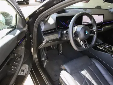 520d M Sportpaket*AHK*Komfortsitze*360 Kamera*