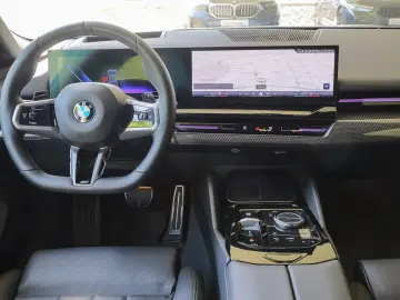520d M Sportpaket*AHK*Komfortsitze*360 Kamera*