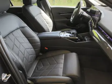520d M Sportpaket*AHK*Komfortsitze*360 Kamera*