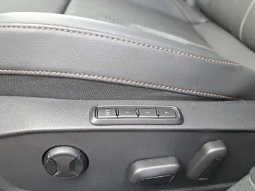 Formentor VZ 4DRIVE DSG ACC+MEMORY+BEATS+KEYLESS