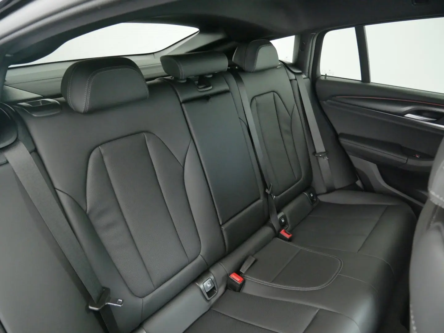 X4 xDrive20d (M-Sport Navi AHK HUD Leder WLAN)