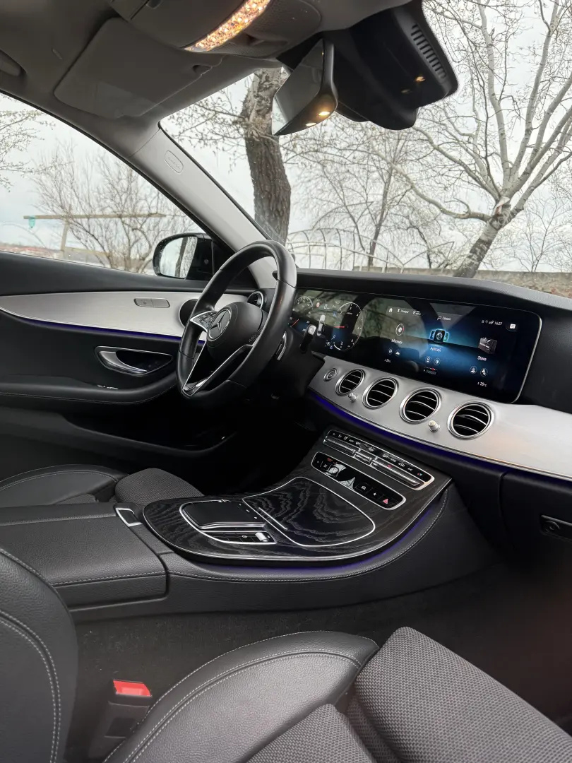 Mercedes-Benz E 220
