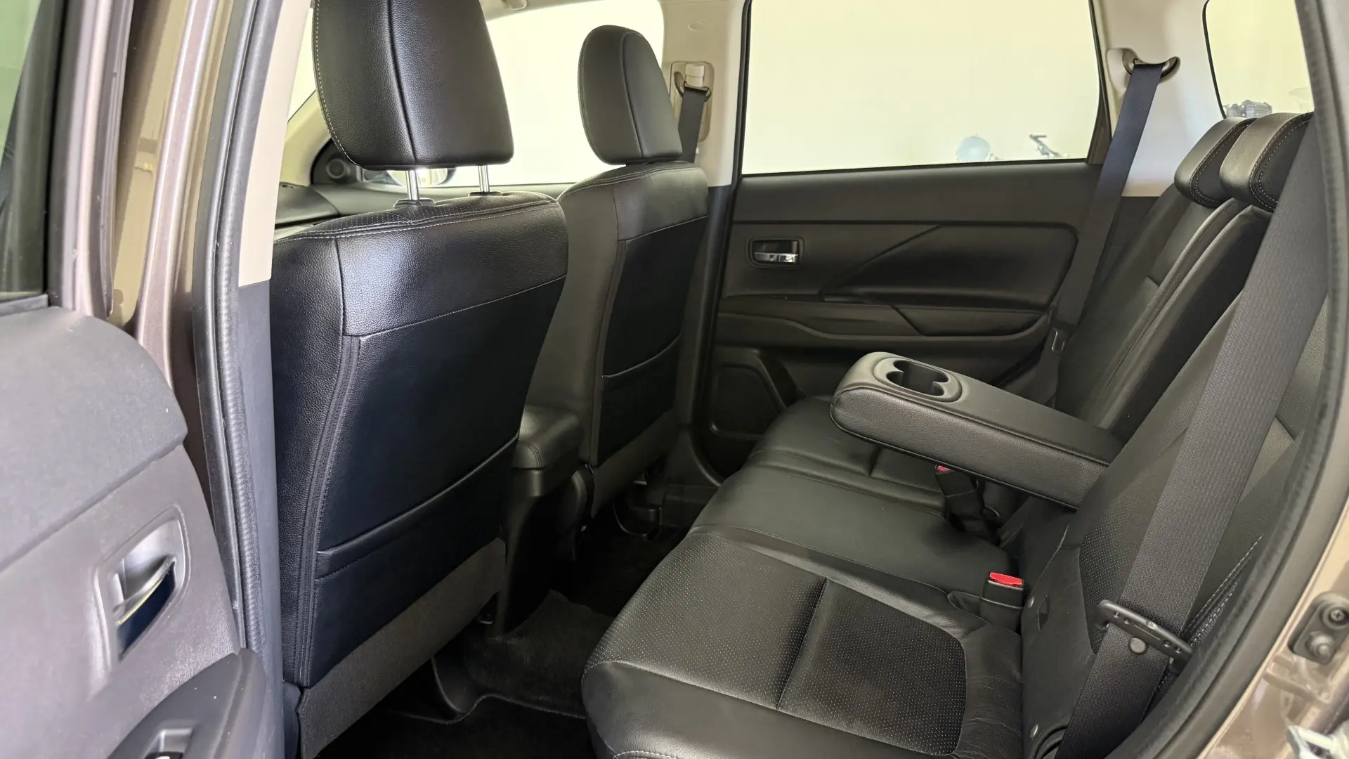 Mitsubishi Outlander 2.3d 150CP 4x4 2016 Euro 6