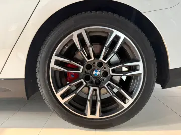 520 d M Sport Limousine Netto:€40.000,-