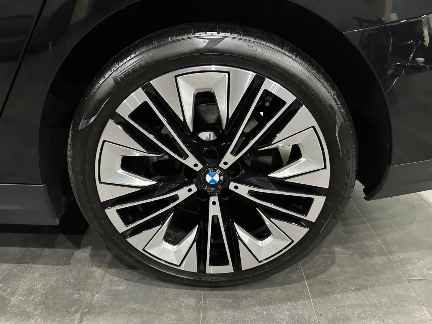 520 d Limousine /LEDER /HEAD-UP /360°KAM/ 20ZOLL