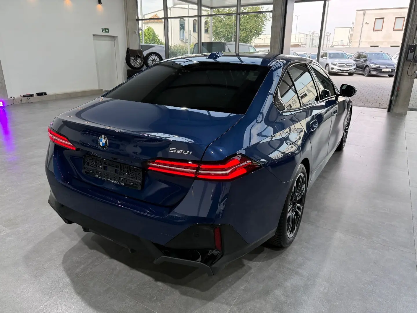 520 i M Sport*LED*AHK*Shadow*H&K*360°*Carbon