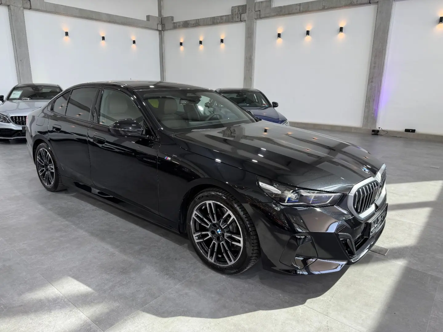 520 i M Sport*HUD*AHK*360°H&K*Memory*Carbon*