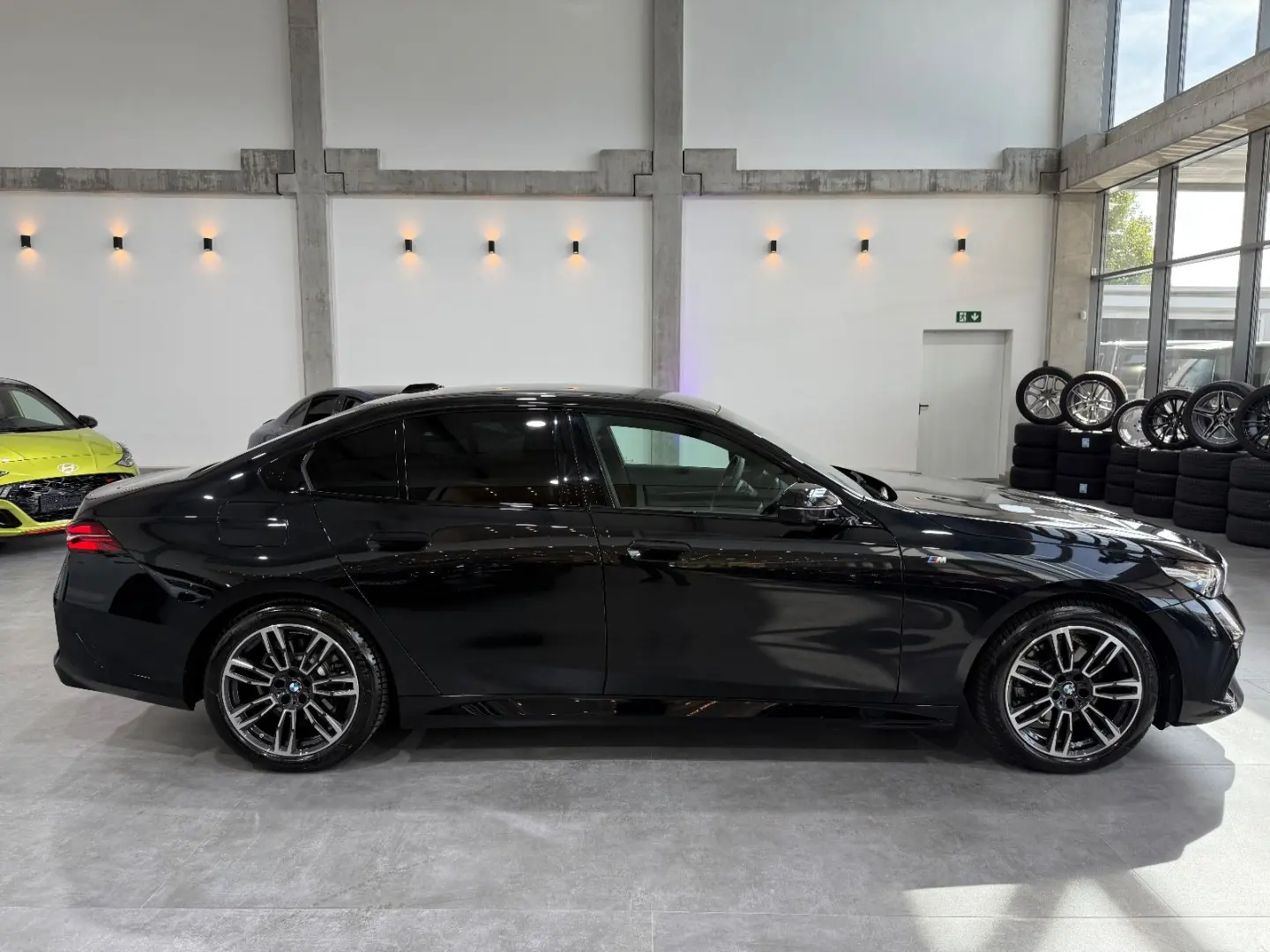 520 i M Sport*HUD*AHK*360°H&K*Memory*Carbon*
