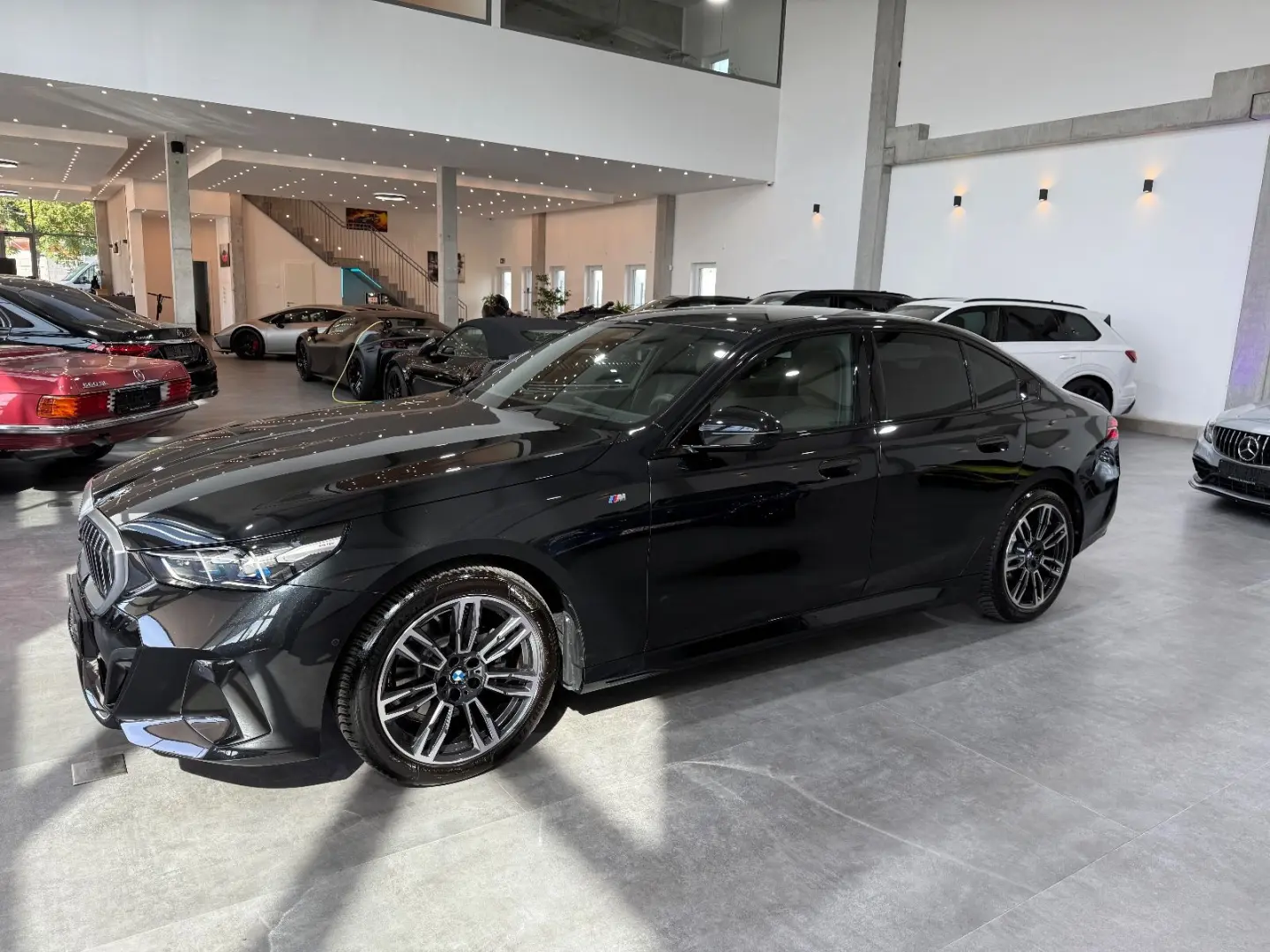 520 i M Sport*HUD*AHK*360°H&K*Memory*Carbon*