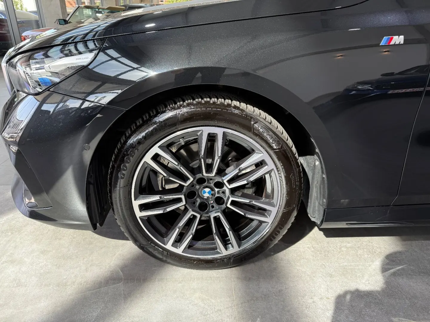 520 i M Sport*HUD*AHK*360°H&K*Memory*Carbon*