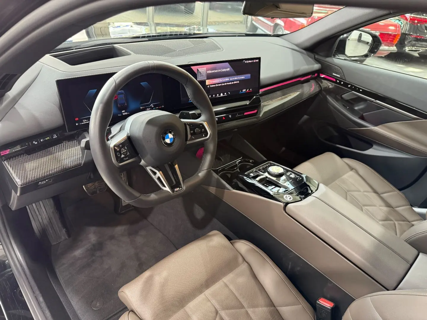 520 i M Sport*HUD*AHK*360°H&K*Memory*Carbon*