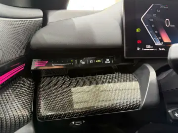 520 i M Sport*HUD*AHK*360°H&K*Memory*Carbon*