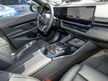 520i M Sport Pro Pano Iconic Glow DA+ H/K