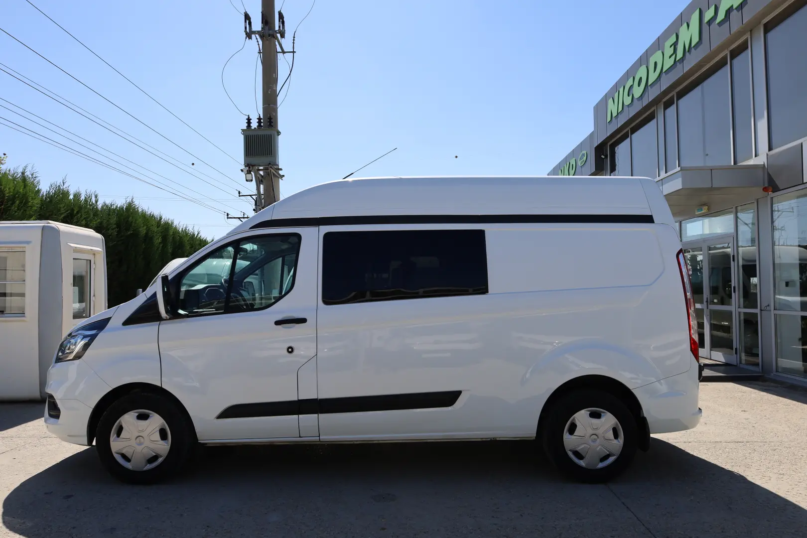 Ford Custom L2H2 2.0D 170CP  6 LOCURI