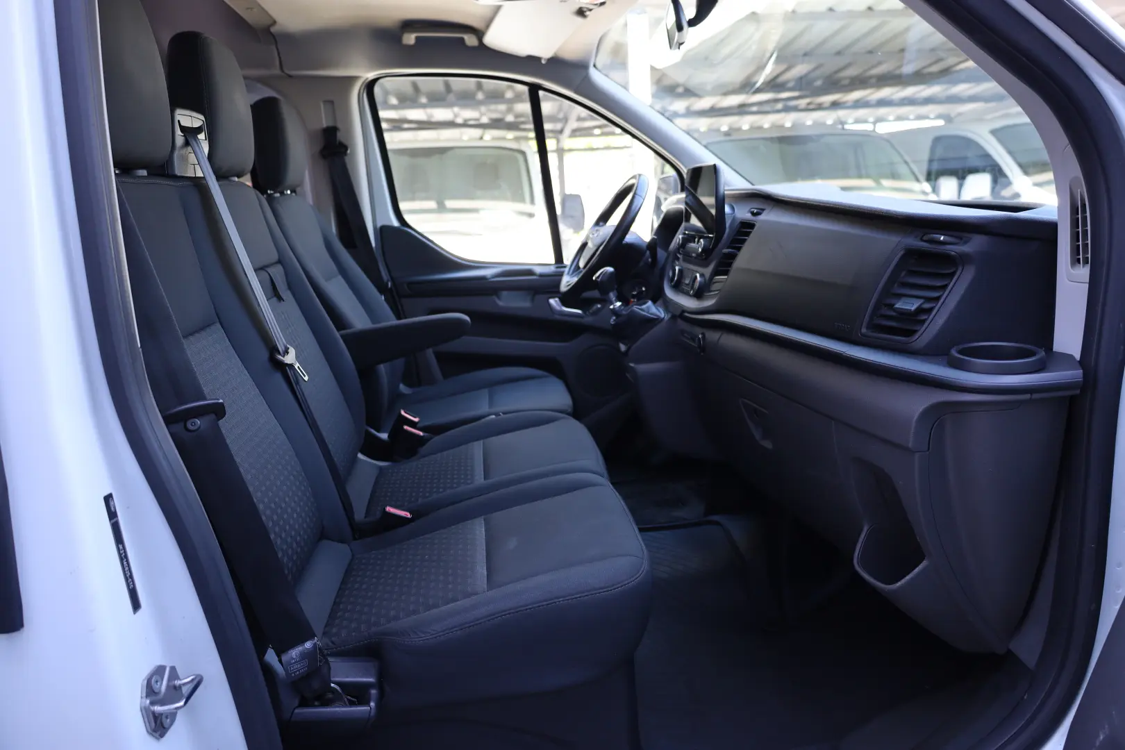 Ford Custom L2H2 2.0D 170CP  6 LOCURI