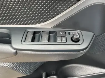 C-HR Hybrid Business Edition/NAVI/SHZ/TEMP/KAM l