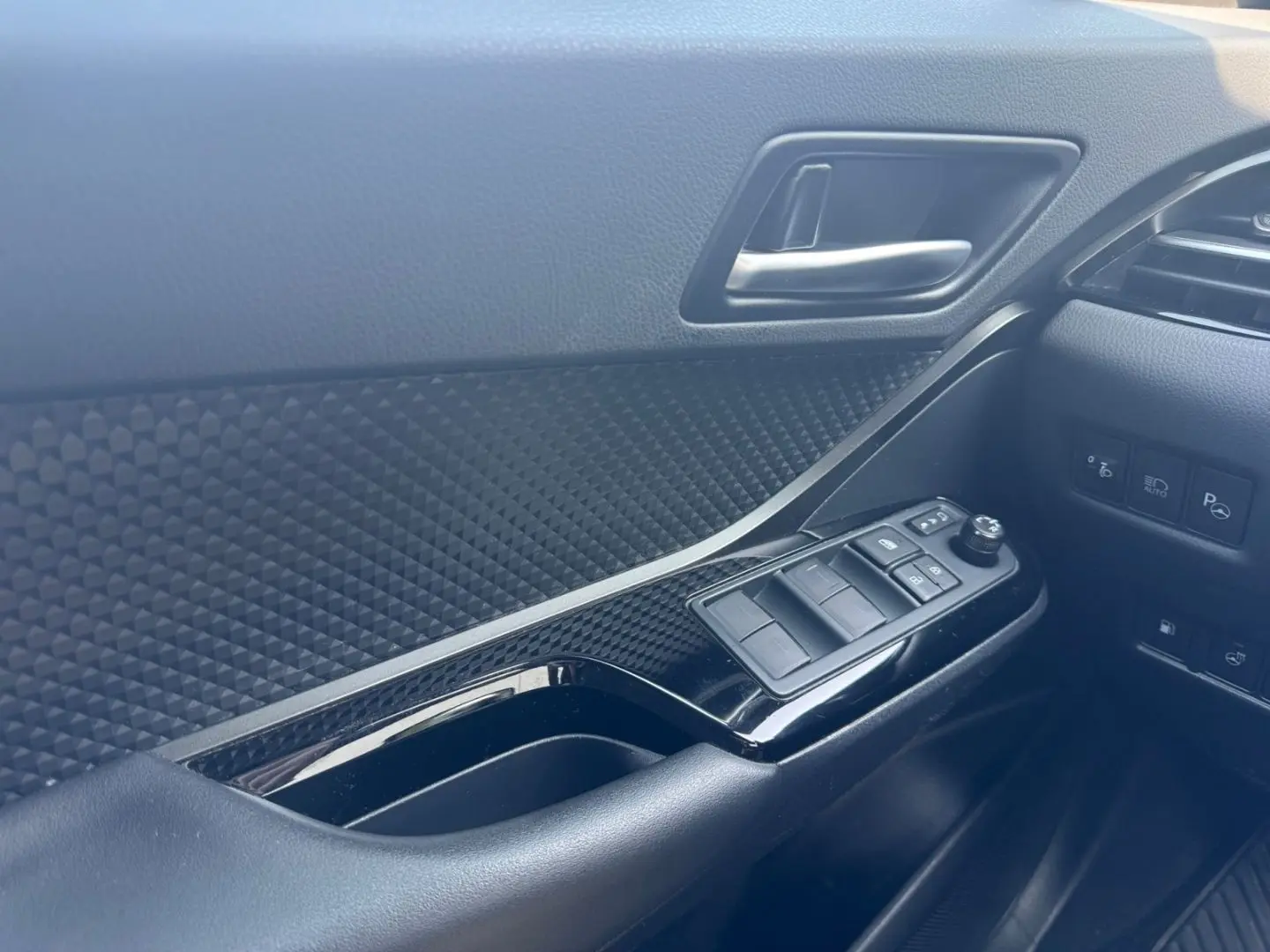 C-HR 1.8 Hybrid Team D *LED*ACC*CAM*CarPlay*TWA*