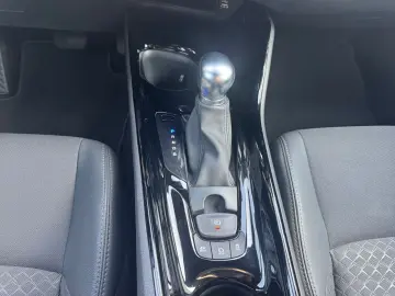 C-HR 1.8 Hybrid Team D *LED*ACC*CAM*CarPlay*TWA*