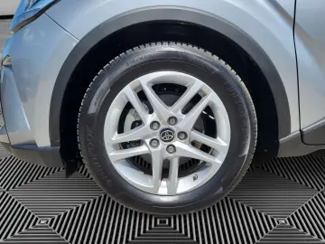 C-HR Hybrid Flow