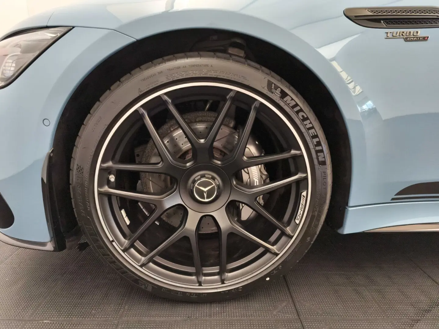 GT 53 4M+ V8 Styling 21