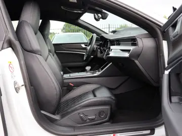 Audi A7 45 TDI quattro - S LINE