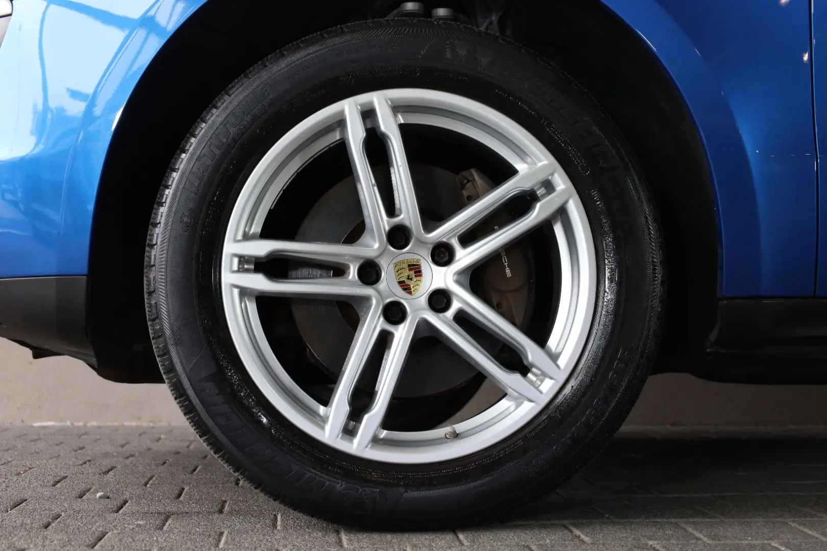 Macan 2.0 AWD/4xSHZ/SBL/AHK/PANO/BOSÉ/TOTW/R19