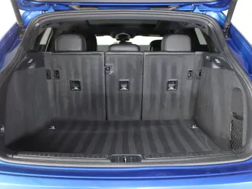 Macan 2.0 AWD/4xSHZ/SBL/AHK/PANO/BOSÉ/TOTW/R19