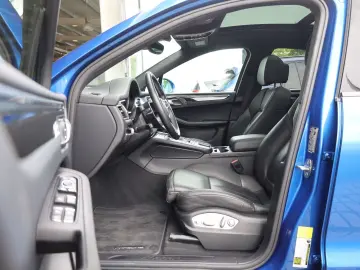 Macan 2.0 AWD/4xSHZ/SBL/AHK/PANO/BOSÉ/TOTW/R19