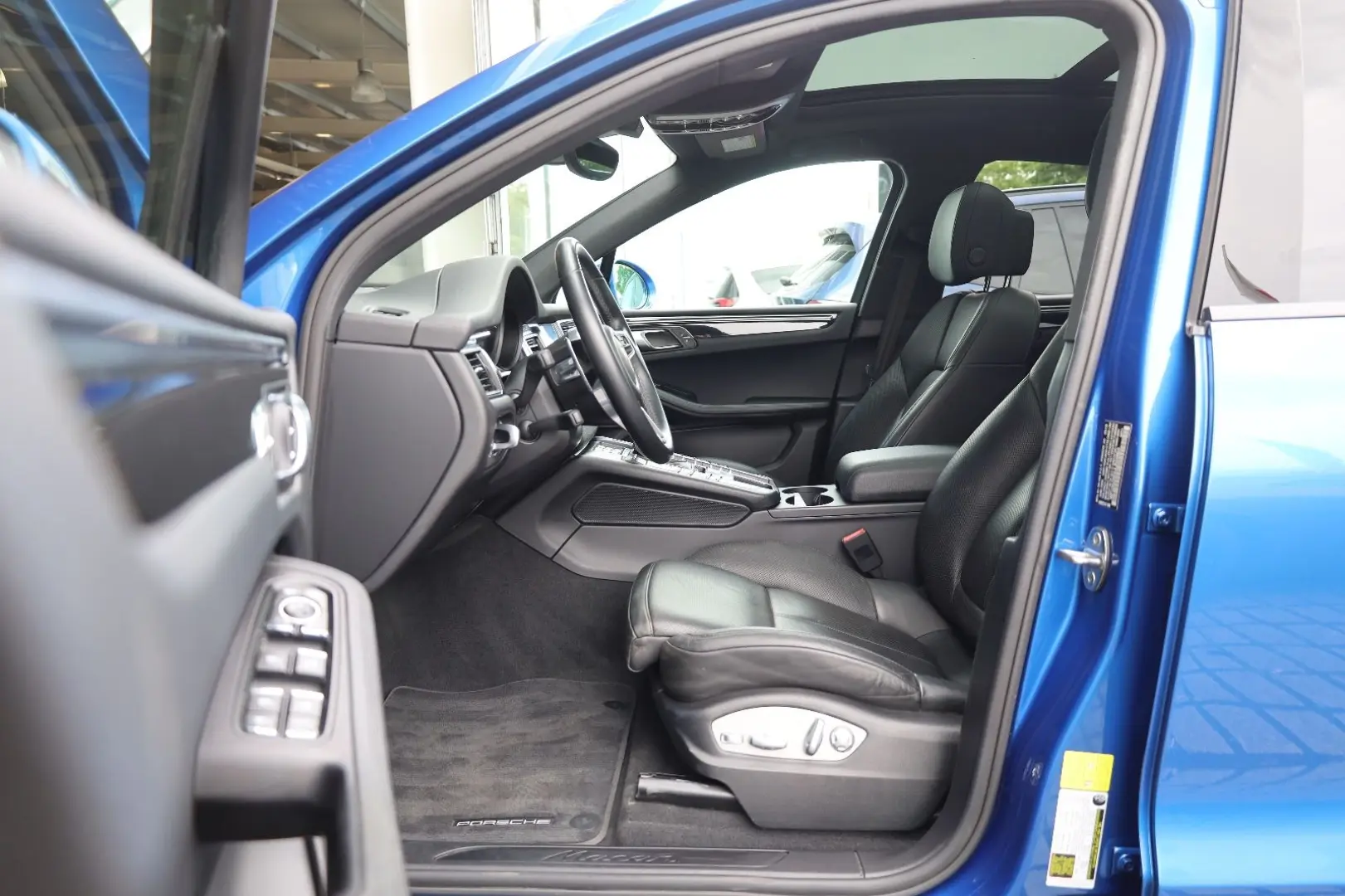 Macan 2.0 AWD/4xSHZ/SBL/AHK/PANO/BOSÉ/TOTW/R19