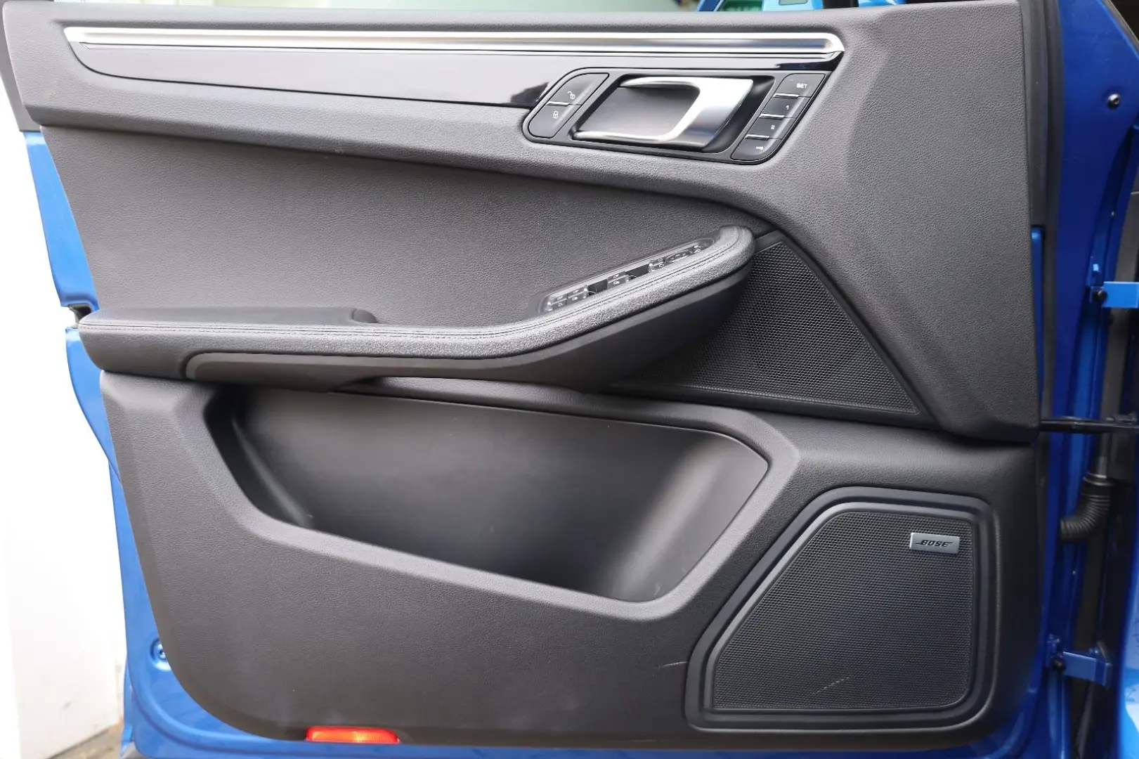 Macan 2.0 AWD/4xSHZ/SBL/AHK/PANO/BOSÉ/TOTW/R19