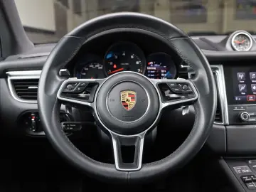 Macan 2.0 AWD/4xSHZ/SBL/AHK/PANO/BOSÉ/TOTW/R19