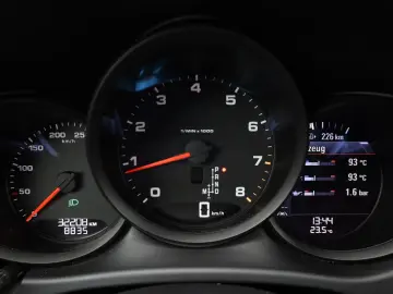 Macan 2.0 AWD/4xSHZ/SBL/AHK/PANO/BOSÉ/TOTW/R19
