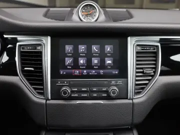 Macan 2.0 AWD/4xSHZ/SBL/AHK/PANO/BOSÉ/TOTW/R19