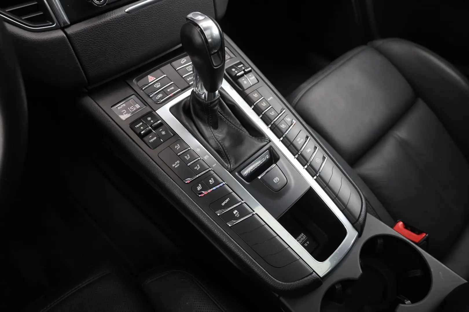 Macan 2.0 AWD/4xSHZ/SBL/AHK/PANO/BOSÉ/TOTW/R19