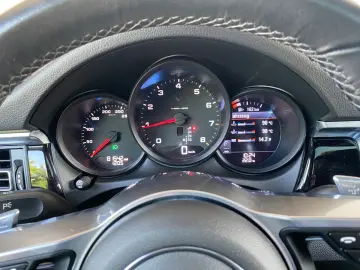 Macan Chrono Plus//Bose//Panorama