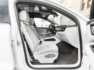 Macan S BOSE LED KAM CHRONO PANO CARPLAY