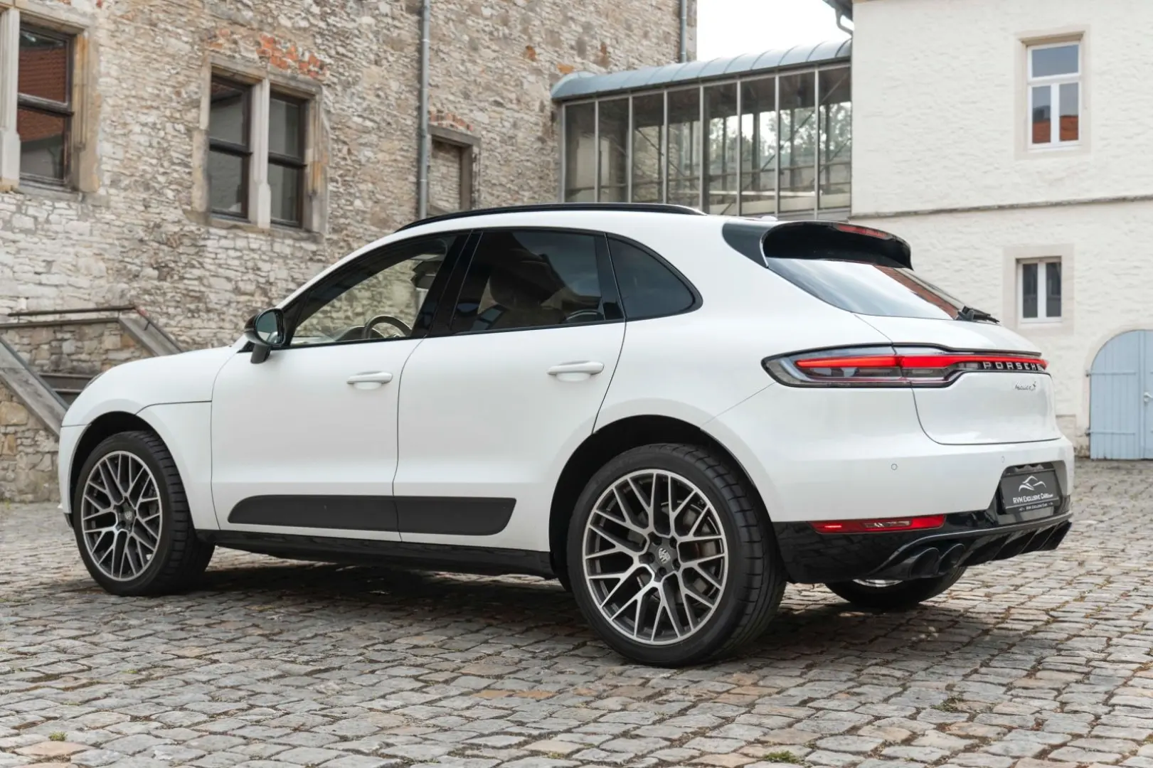 Macan S BOSE LED KAM CHRONO PANO CARPLAY