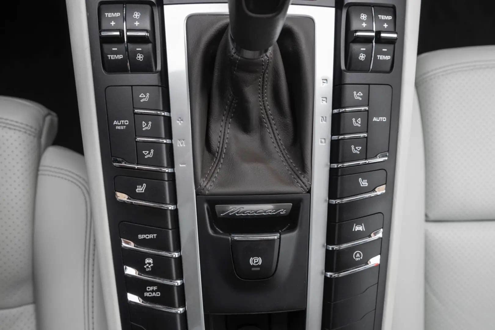Macan S BOSE LED KAM CHRONO PANO CARPLAY