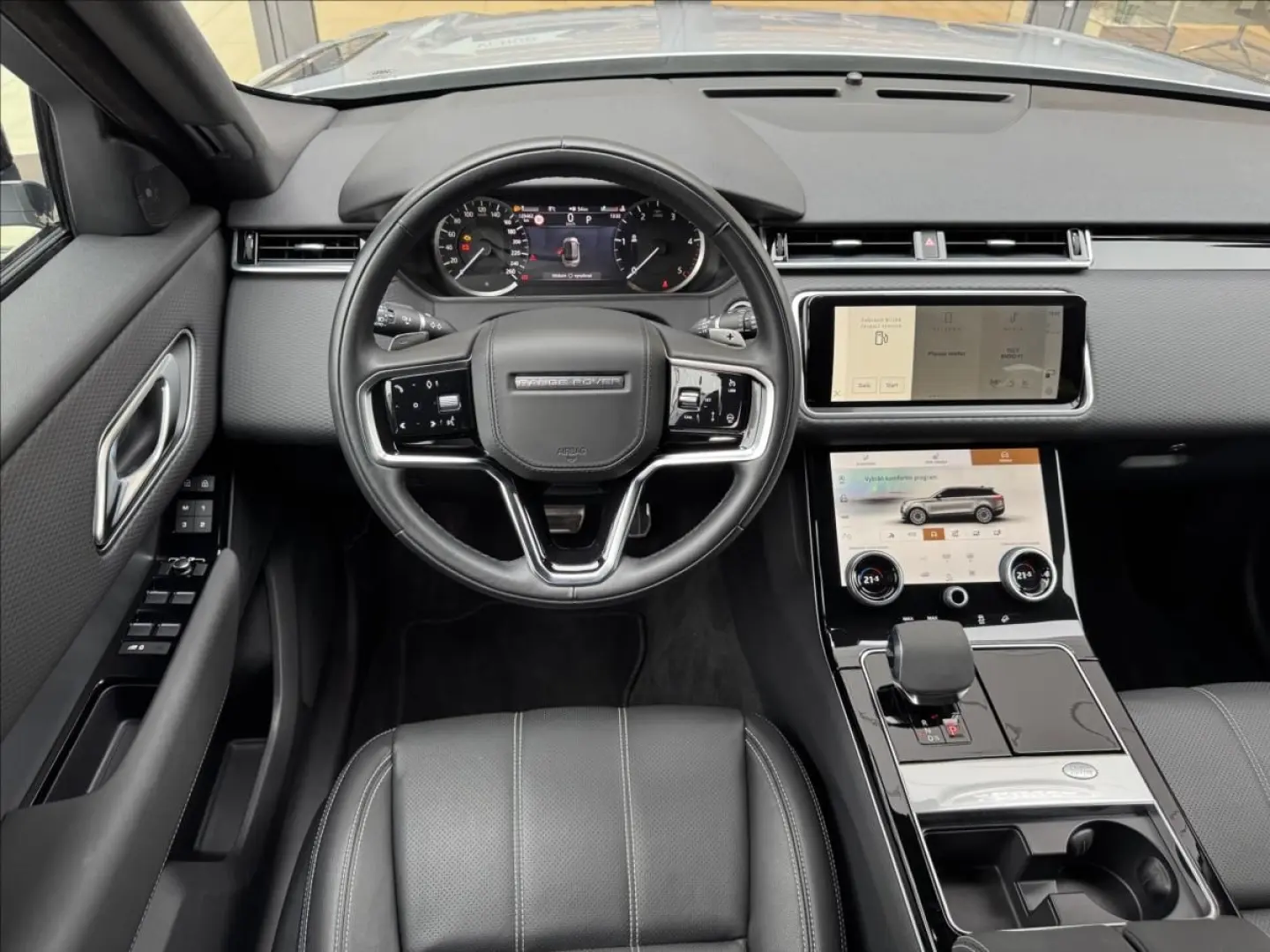 Range Rover Velar D200 R-DYNAMIC SE DPH ZÁRUKA