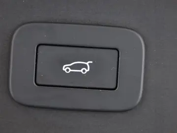 Range Rover Velar D200 AWD R-Dynamic SE Black 22