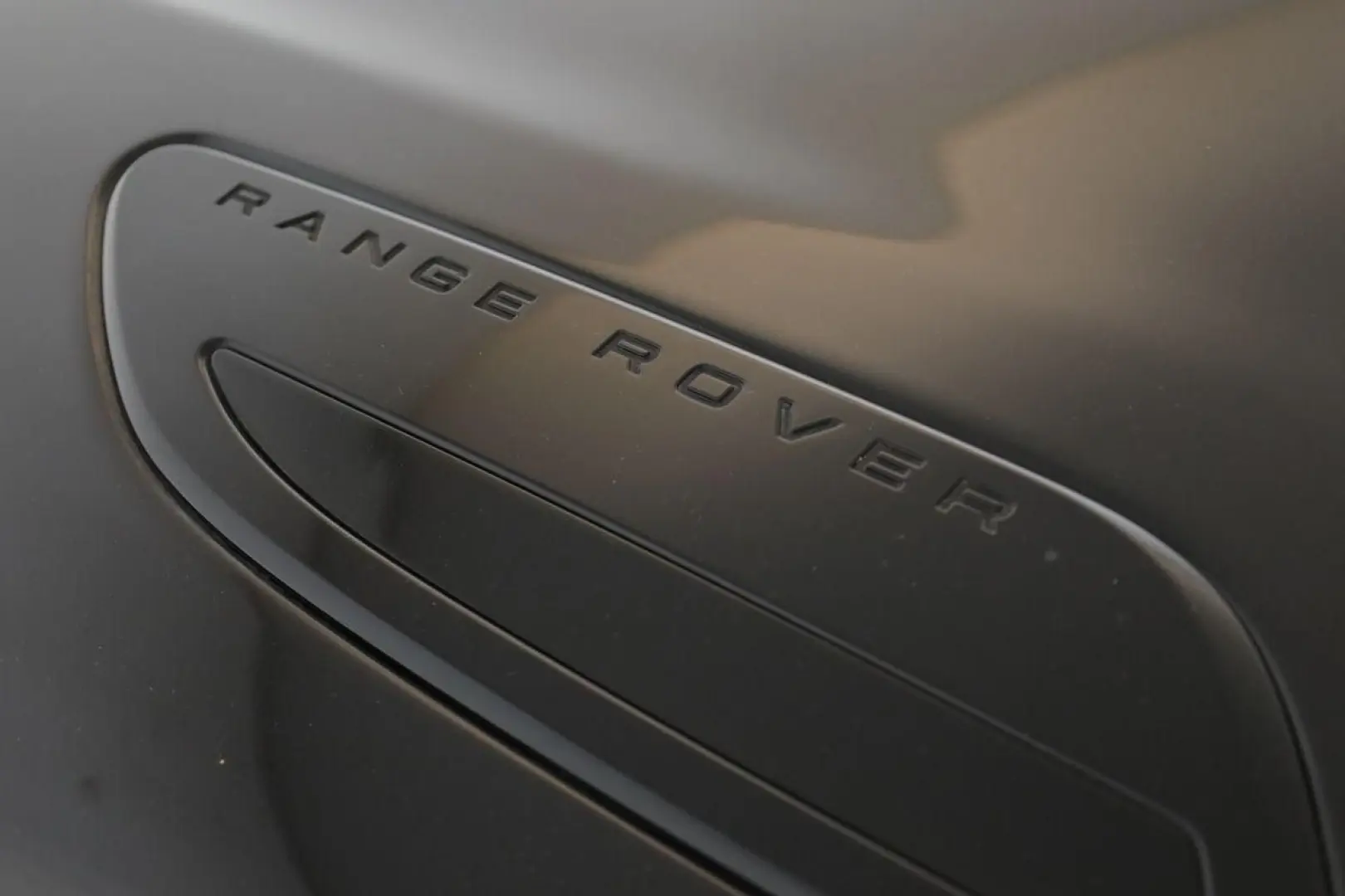 Range Rover Velar D200 AWD R-Dynamic SE Black 22