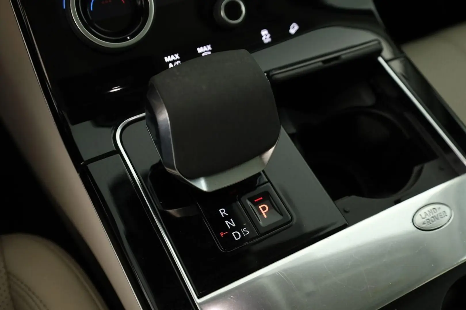 Range Rover Velar D200 AWD R-Dynamic SE Black 22