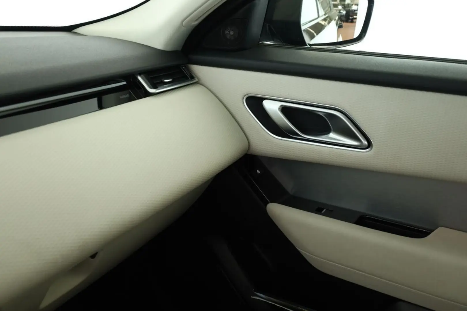 Range Rover Velar D200 AWD R-Dynamic SE Black 22
