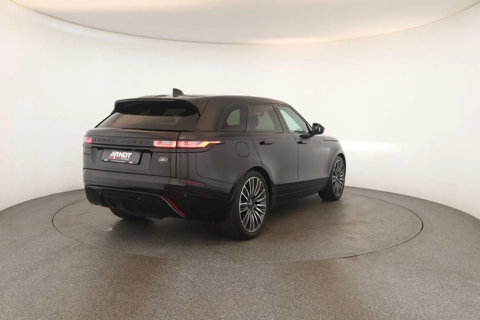 Range Rover Velar D200 AWD R-Dynamic SE Black 22