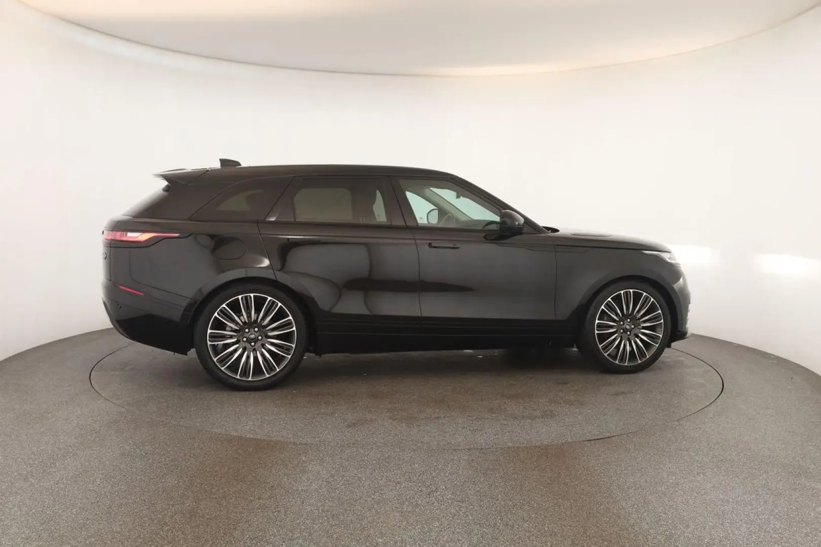 Range Rover Velar D200 AWD R-Dynamic SE Black 22
